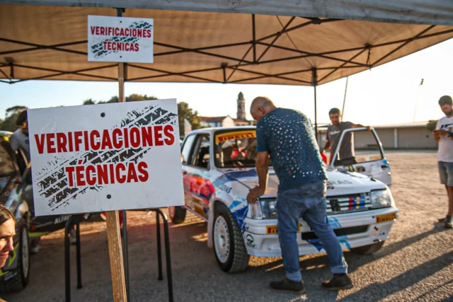 🛠️ Jornada de verificaciones para gran parte de los participantes en el Rallymix de Ribadumia.

👀 Muchos equipos aprovecharon para acudir esta tarde aprovechando la jornada festiva. 

🔜 Mañana se finalizarán las verificaciones restantes y a continuación, a las 11:30 dará comienzo la primera manga.

📸 @milu_photography